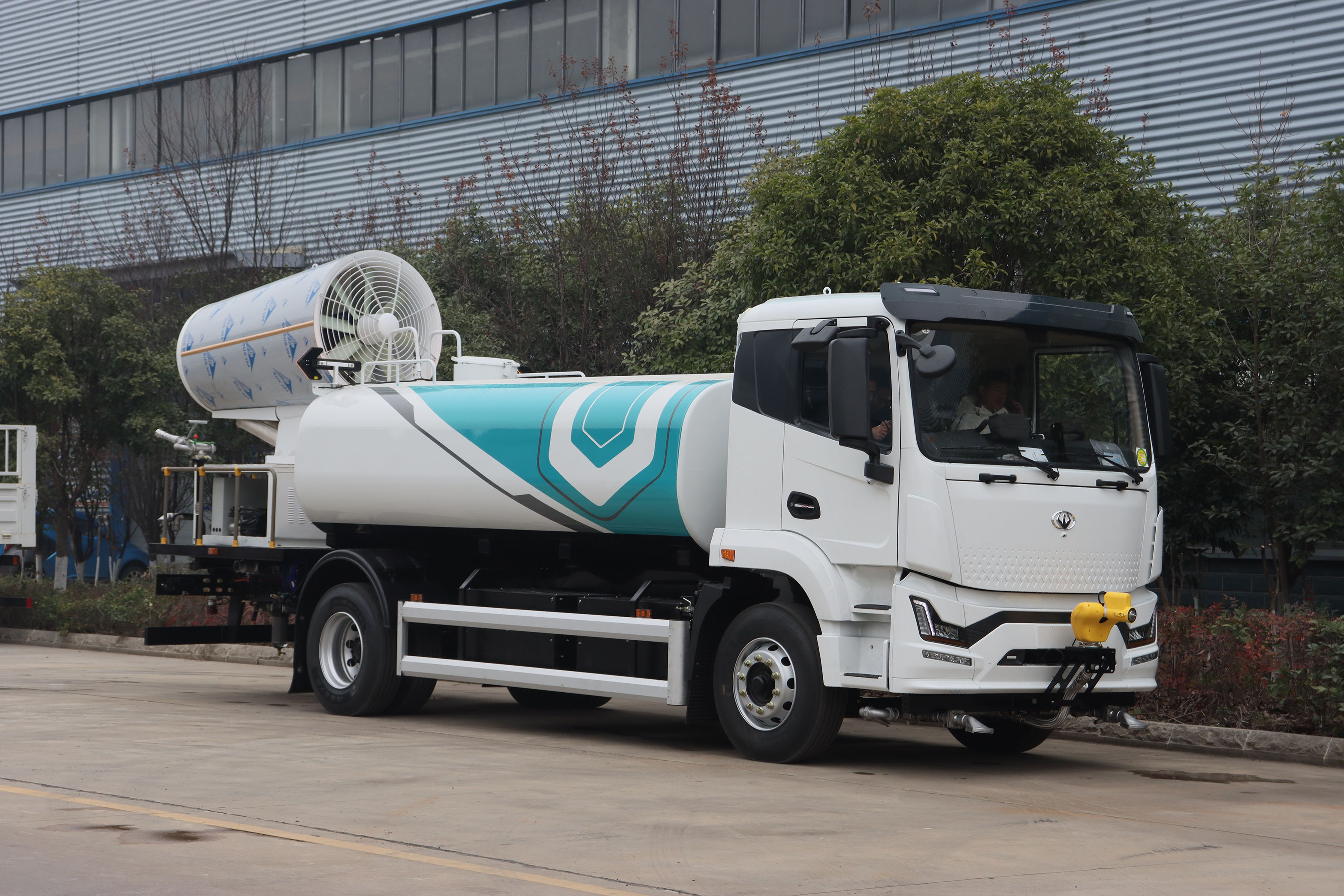 程力壹為10方純電動多功能抑塵車圖片1