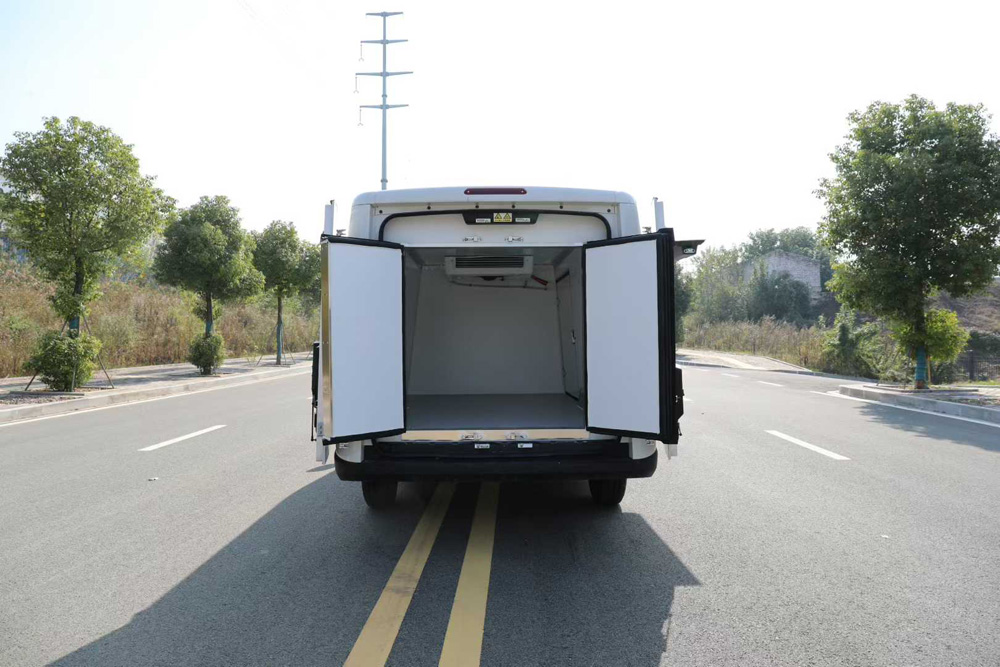 江淮萬寶路純電動面包冷藏車小型廂式冷凍車圖片5