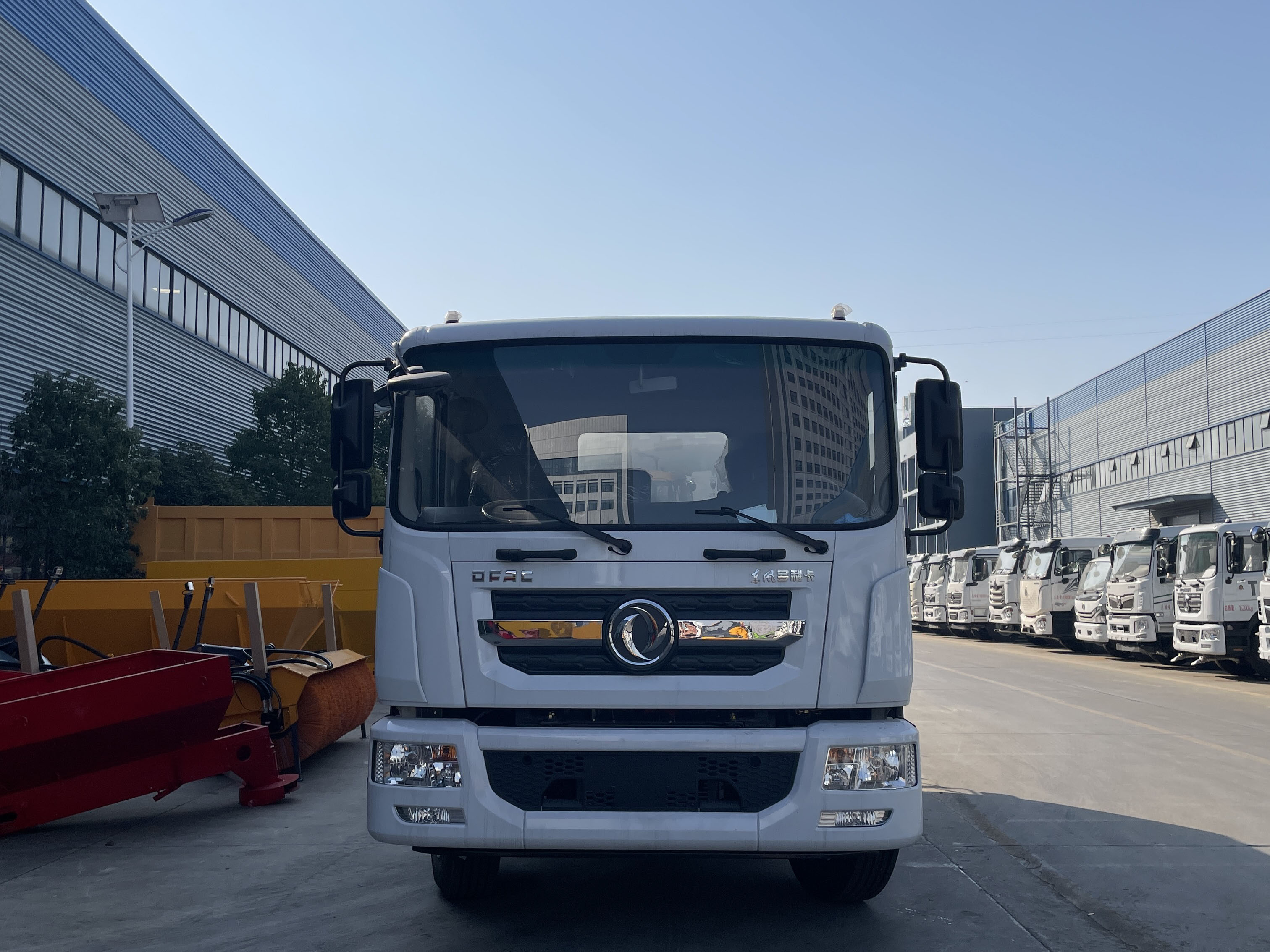 東風多利卡11方噴灑車圖片2